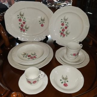 Juego de porcelana.