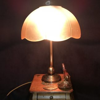 Lámpara de madera.