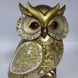 Buho de poliresina.